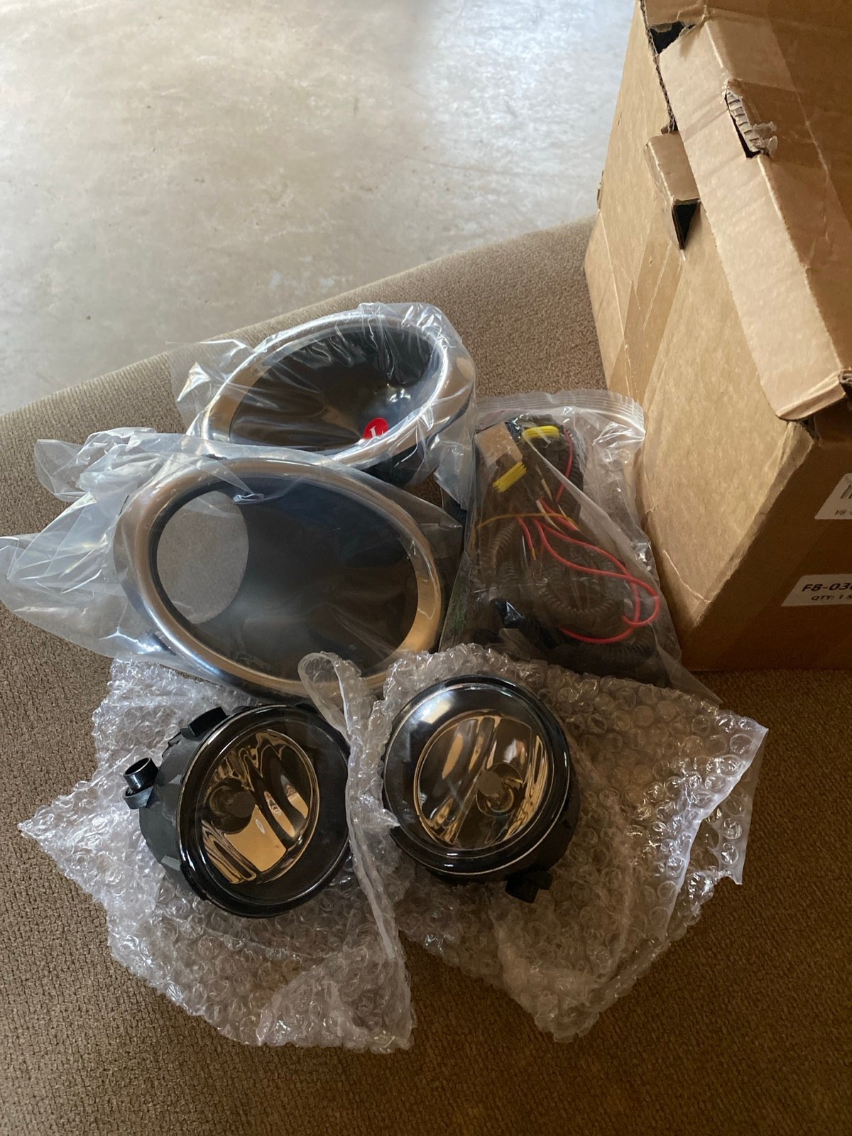 New set of 2017-18 fog lights. Nissan Sport rogue.