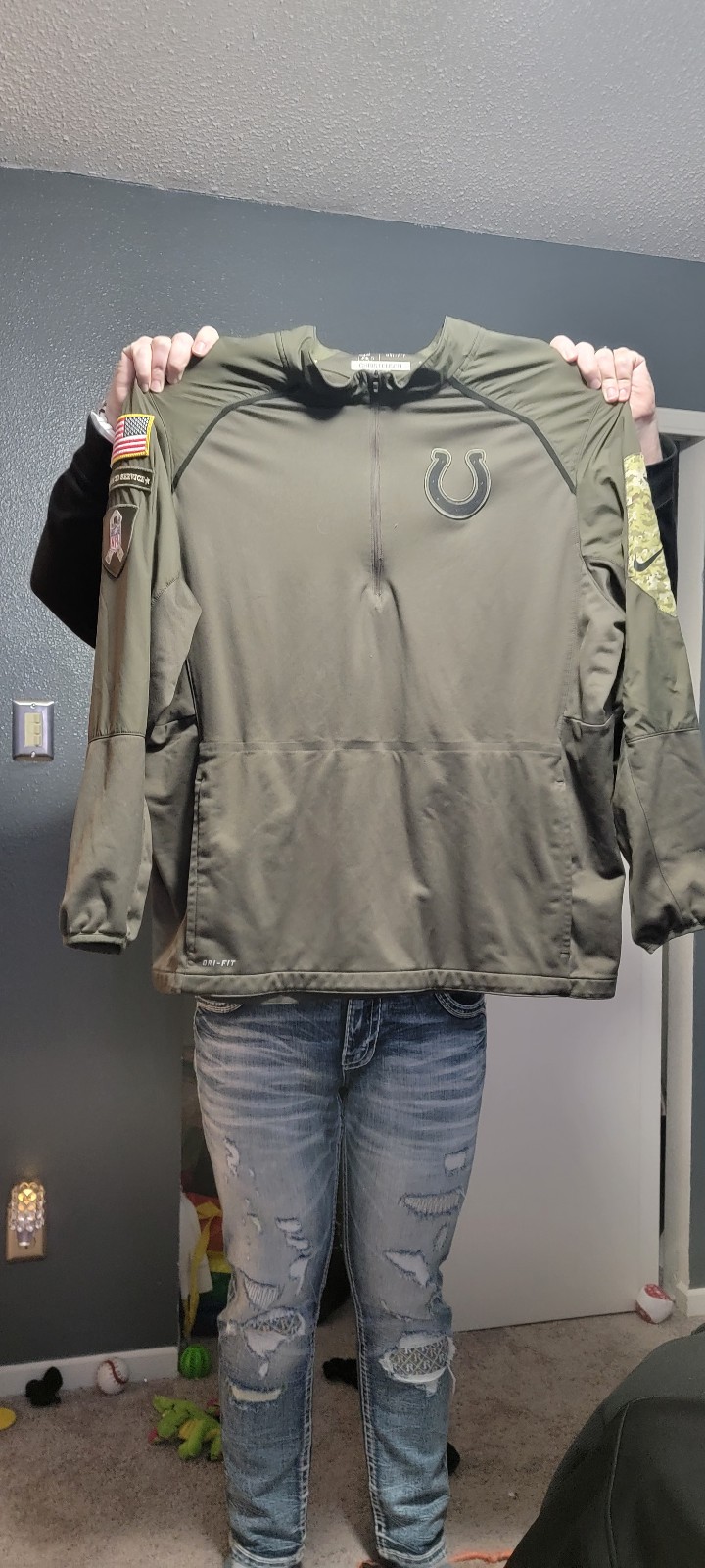 NIKE Colts military 3/4 zipper shirt.