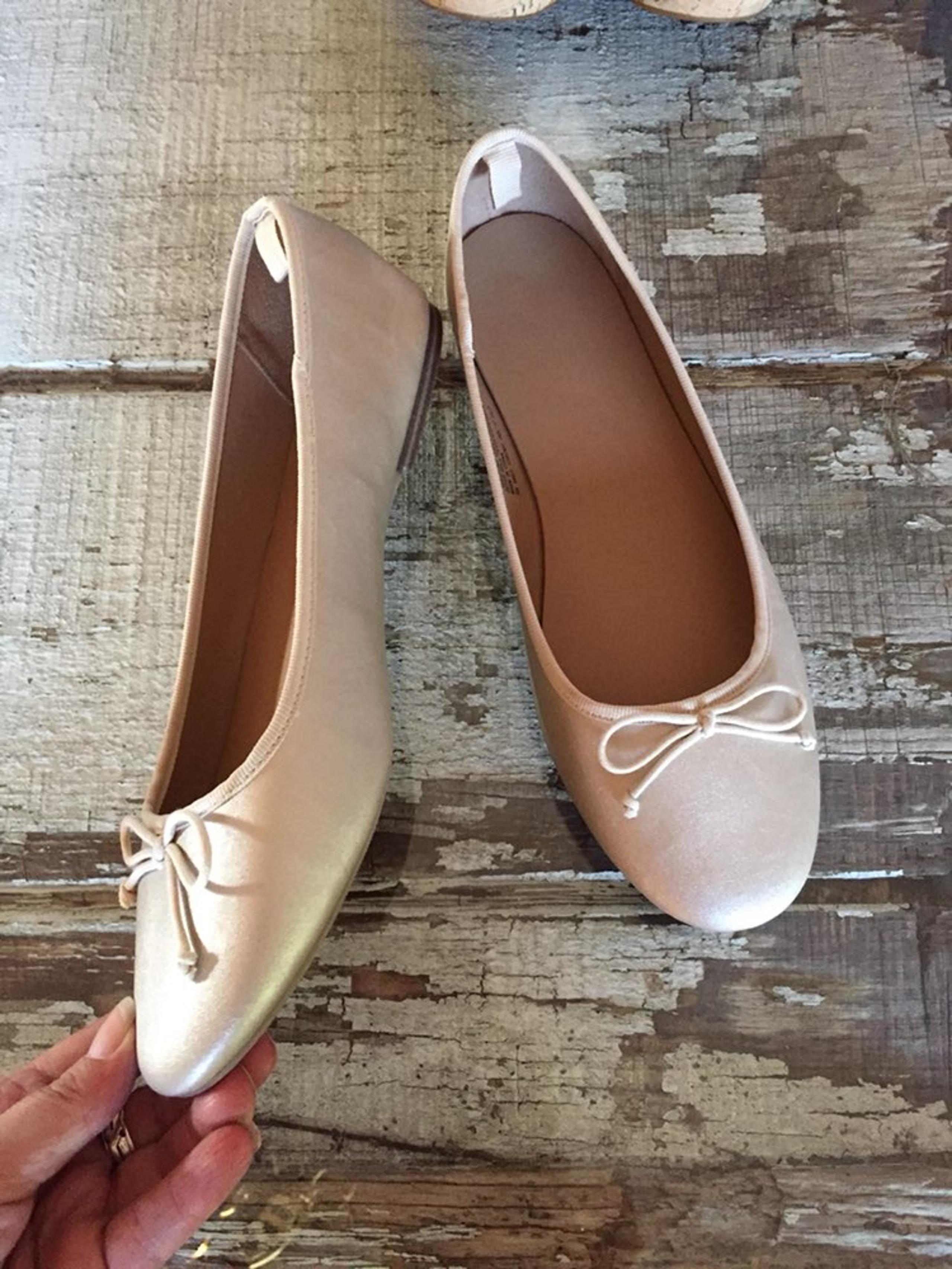 Women’s Gap Gold Metallic Ballet Flat 10