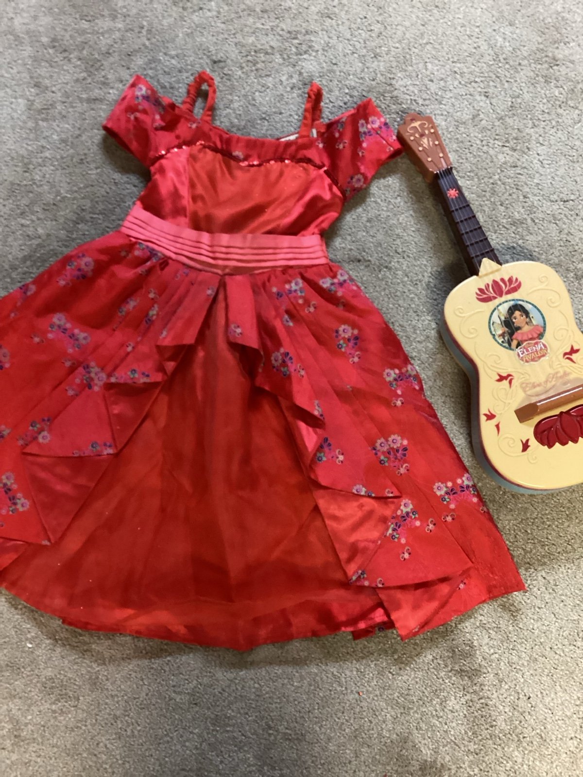 Disney parks store Elena of Avalar ball gown Sz XS 4/5 with music playing guitar