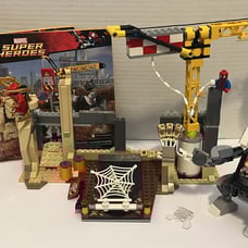 Retired 2015 Lego Marvel Super Hero’s Spider-Man Lego 76037