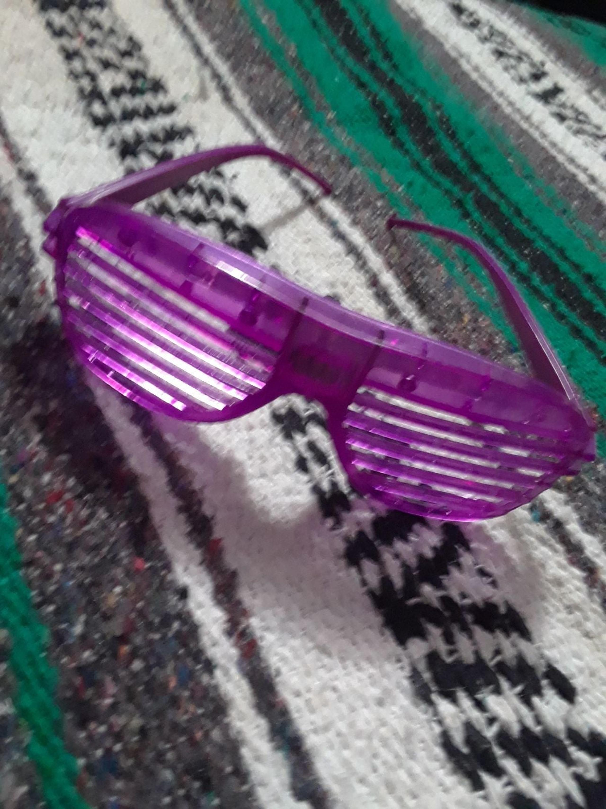 Light up shade glasses