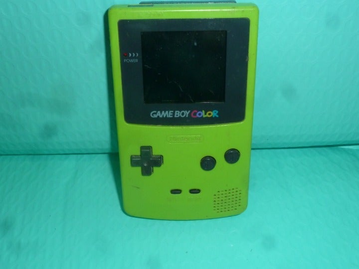 NINTENDO GAMEBOY COLOR IN EXCELLENT WORKING CONDITION
