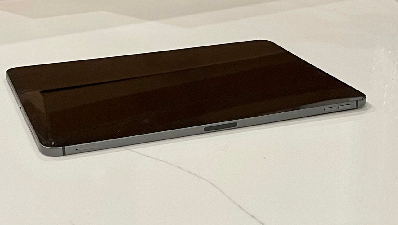Apple iPad Pro 11-inch Wi-Fi + Cellular
