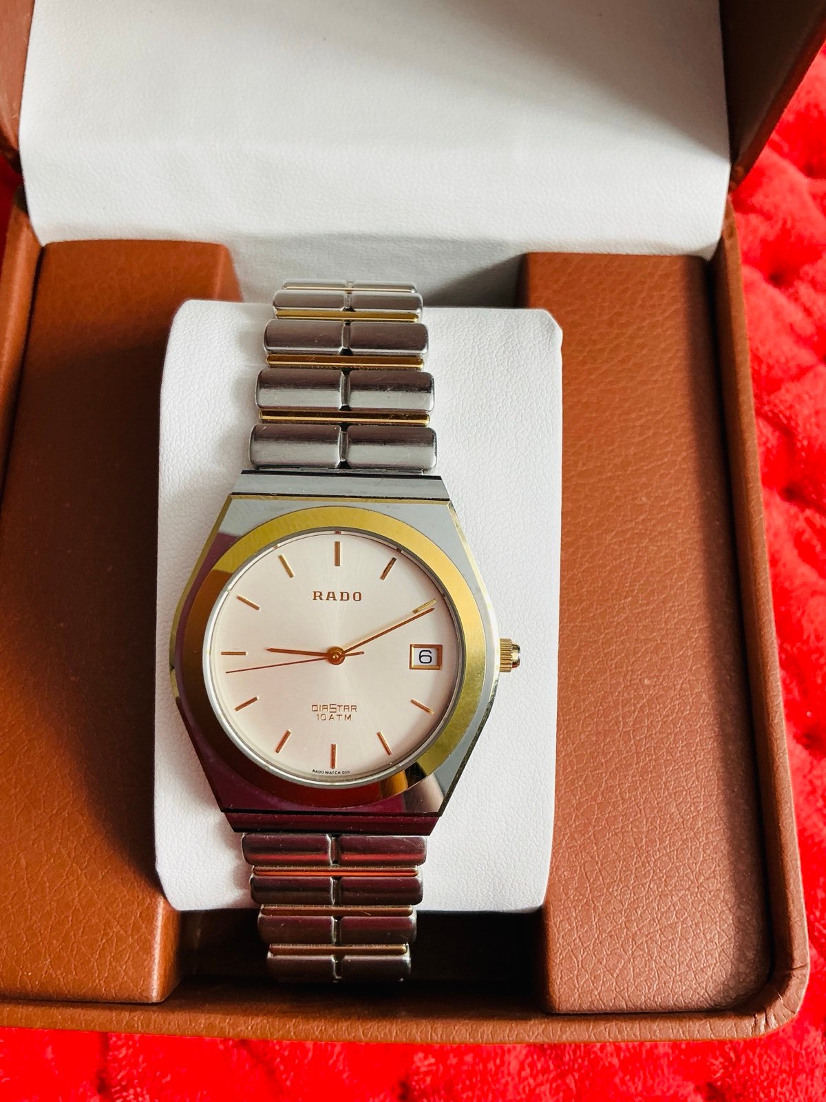 Beautiful dressy SWISS made RADO watch UNISEX