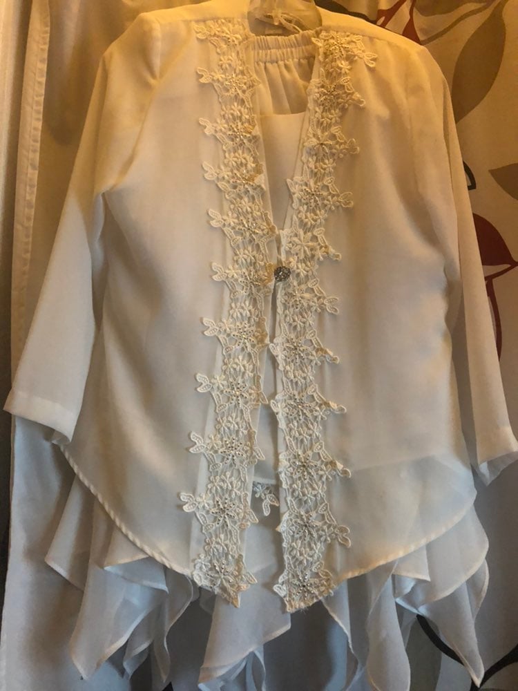 Women medium white 3 piece skirt suit