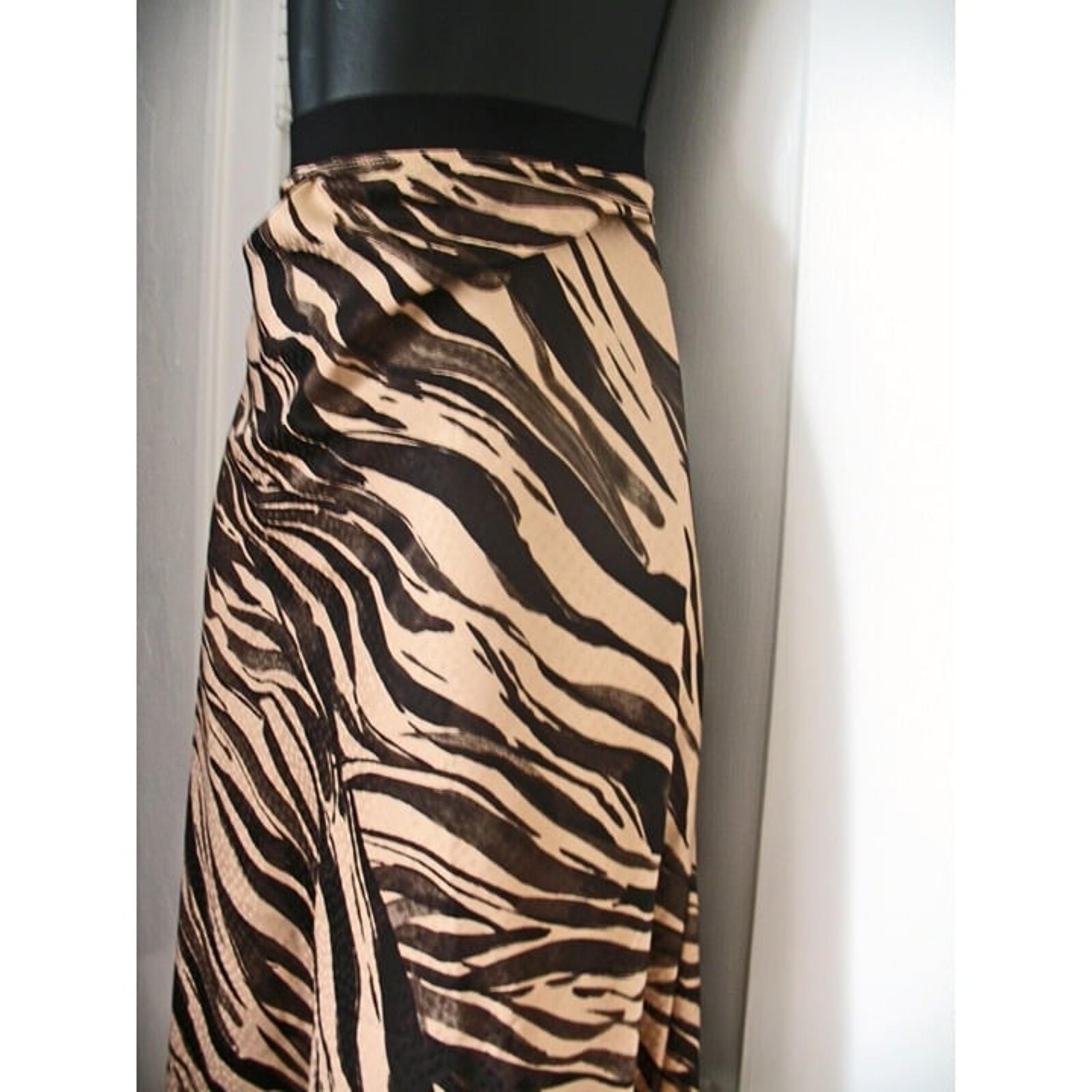 New, Nine West Animal Print , size Large.