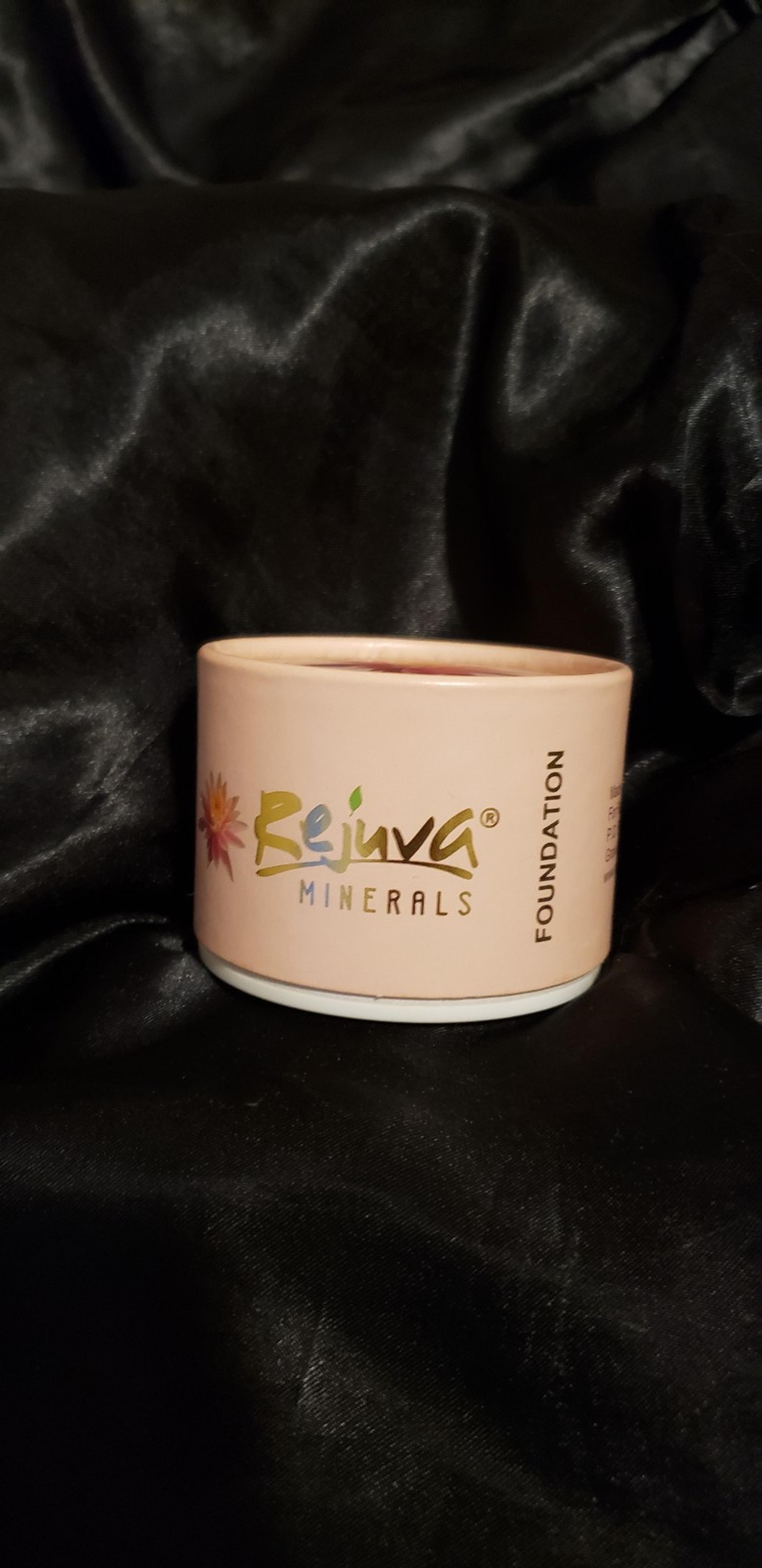 Rejuva minerals natural golden honey foundation powder