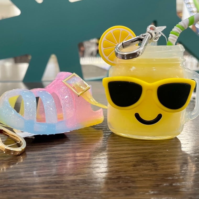 Body & Body Works Summer 2025 Sanitizer Holder Lemonade Sandal Pocketbac