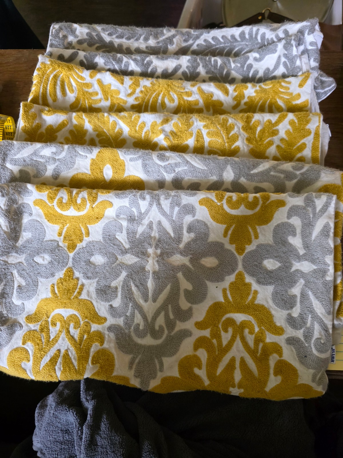 6 Accent Pillows covers. Gray and yellow. Read Description