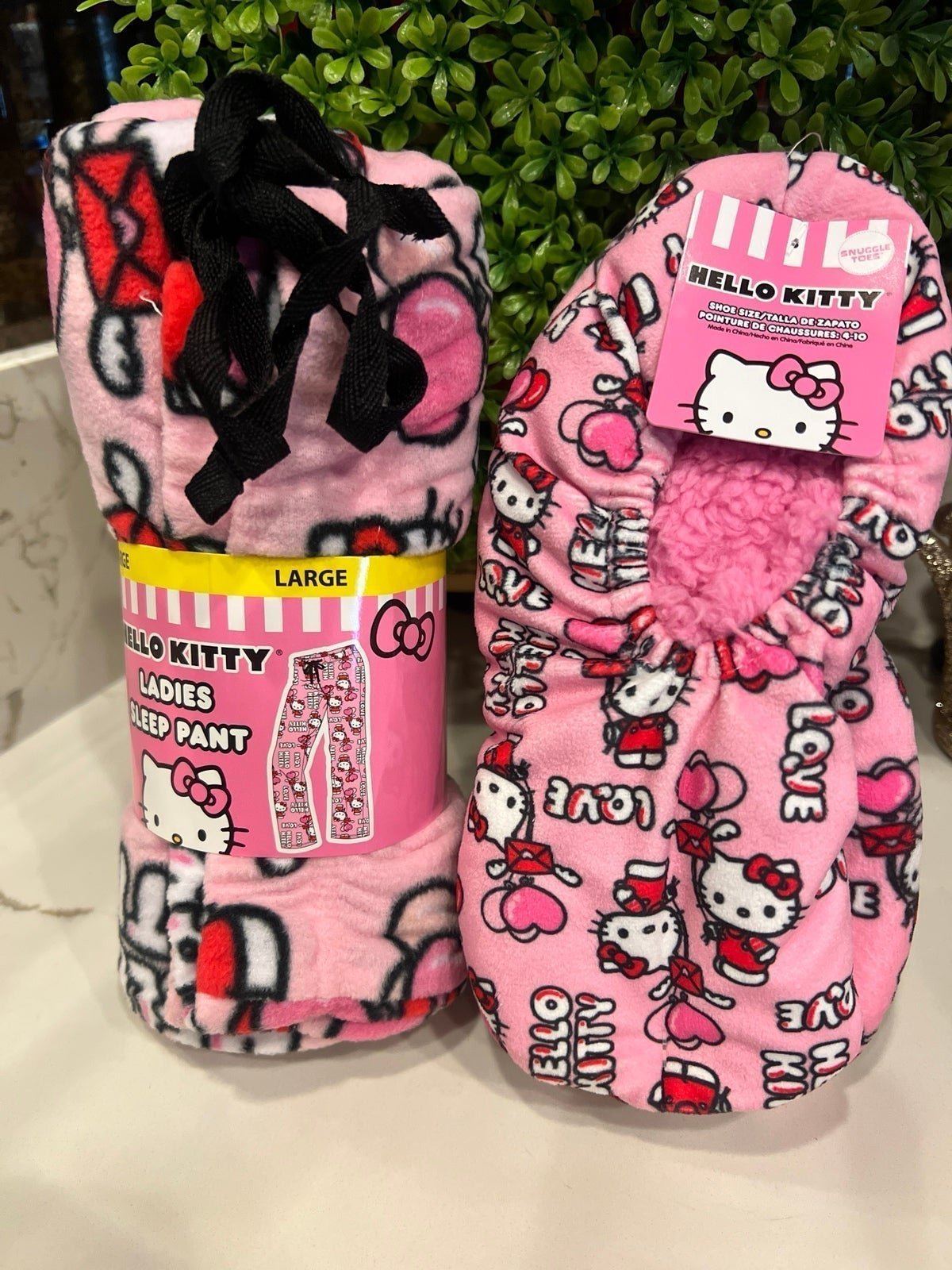 Hello Kitty valentines sleep pants women’s large cvs 2023 set