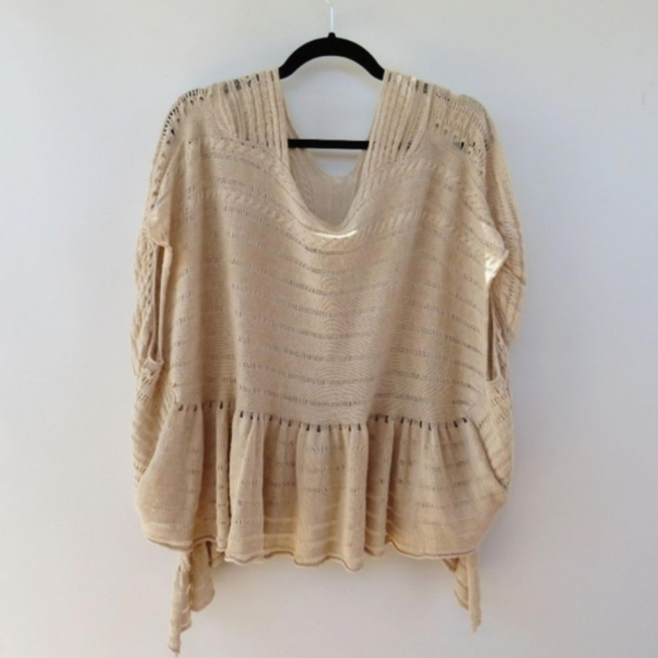 Anthro Little Yellow Bird Carolina Peplum Beige Knit Poncho Size Small