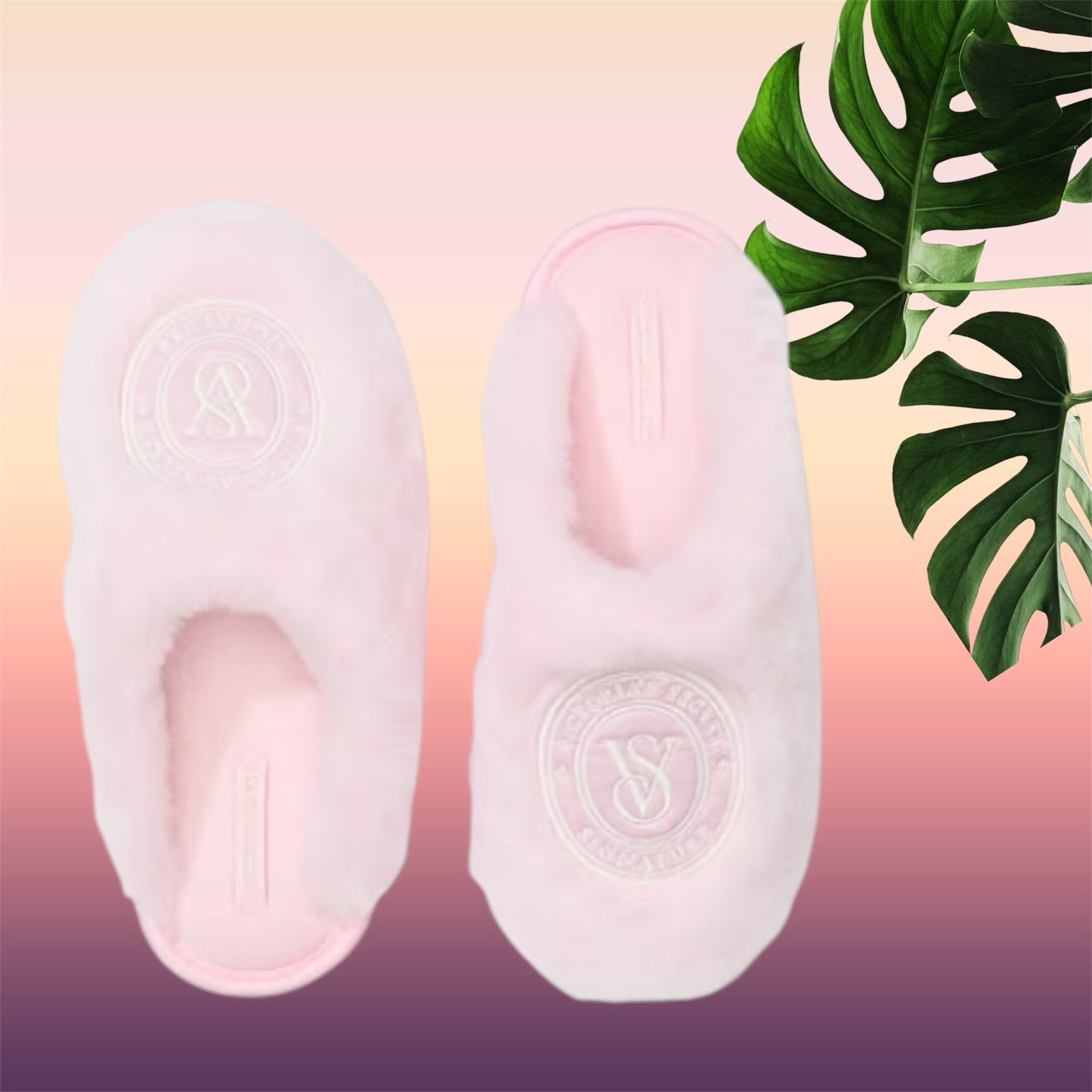 NEW Medium 7/8 Victoria's Secret Closed Toe Faux Fur Slippers in pretty blossom