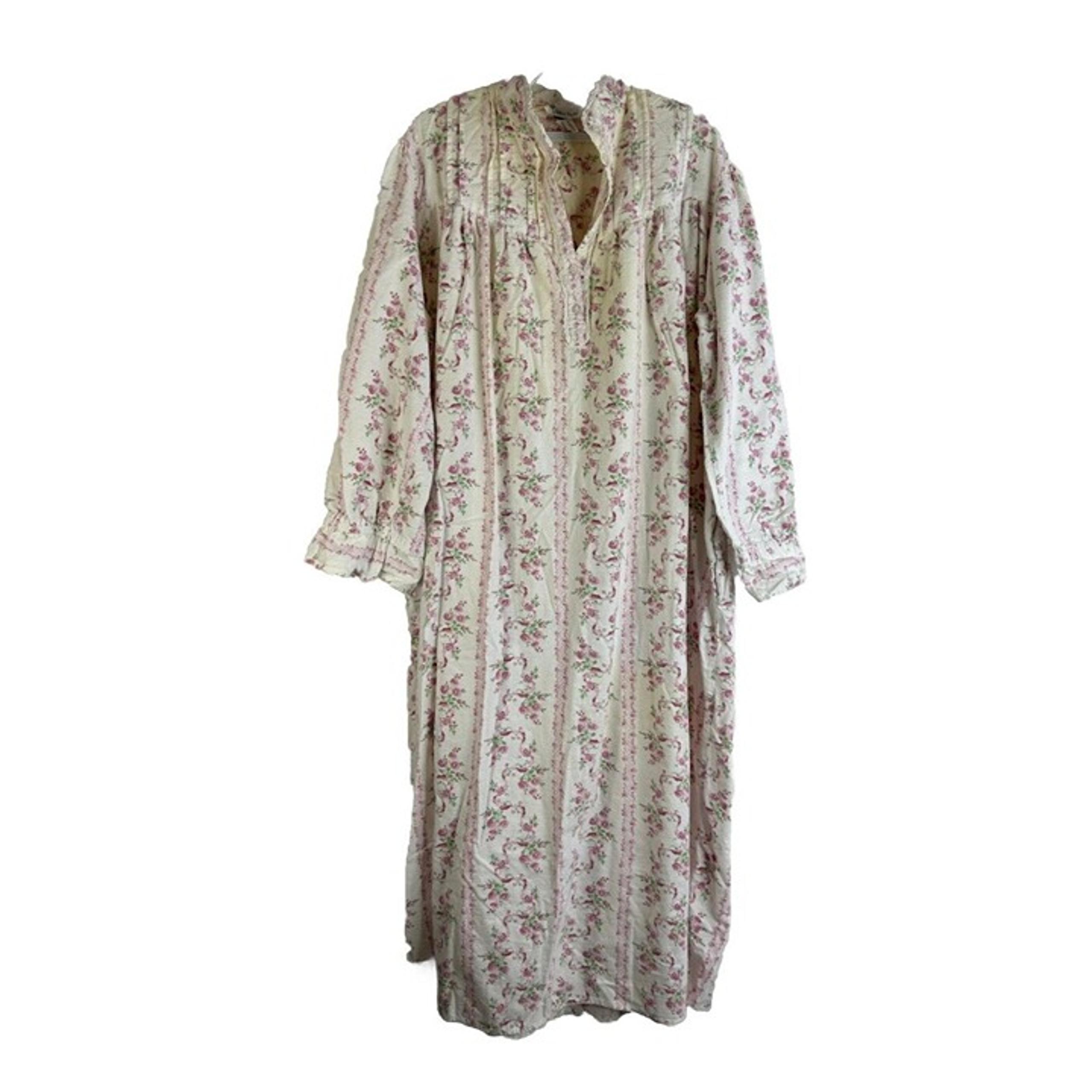 Vintage 90s Womens Medium Frilly Lace Floral Flannel Nightgown Granny Gown