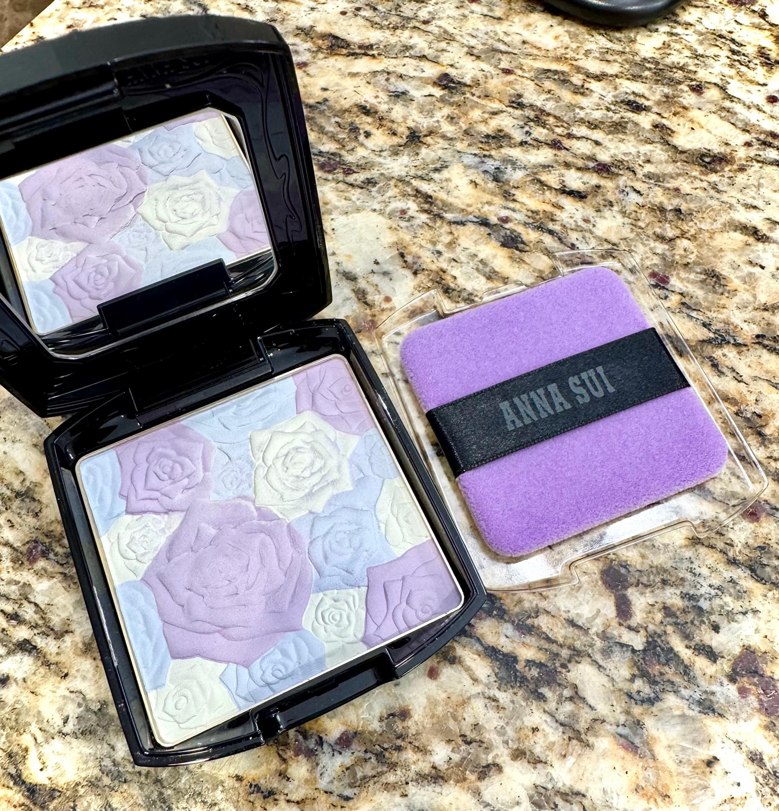 Anna Sui Rose Pressed Powder