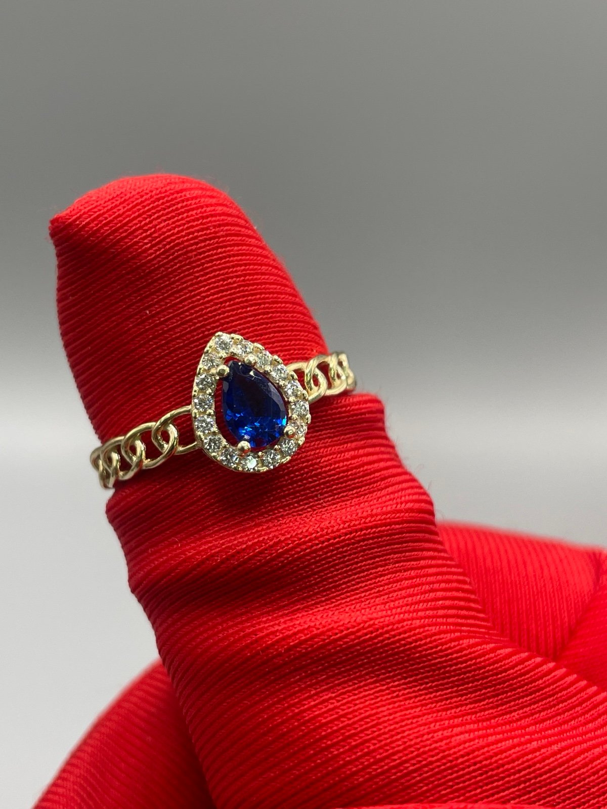 10KT Gold Ring with CZ stones
