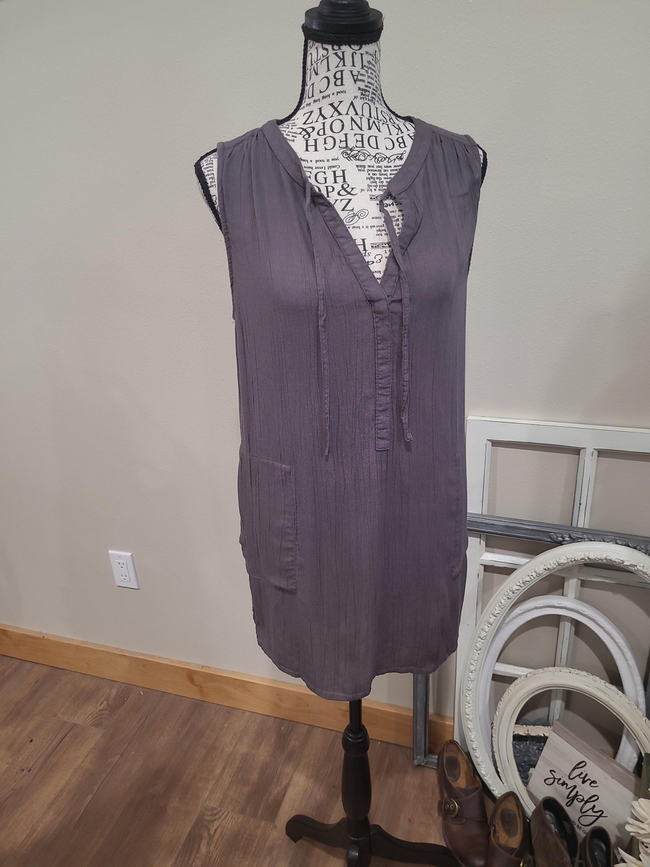 PraNa Women's SZ Med. Natassa Crinkled Tunic split neck w/ties pockets Grey