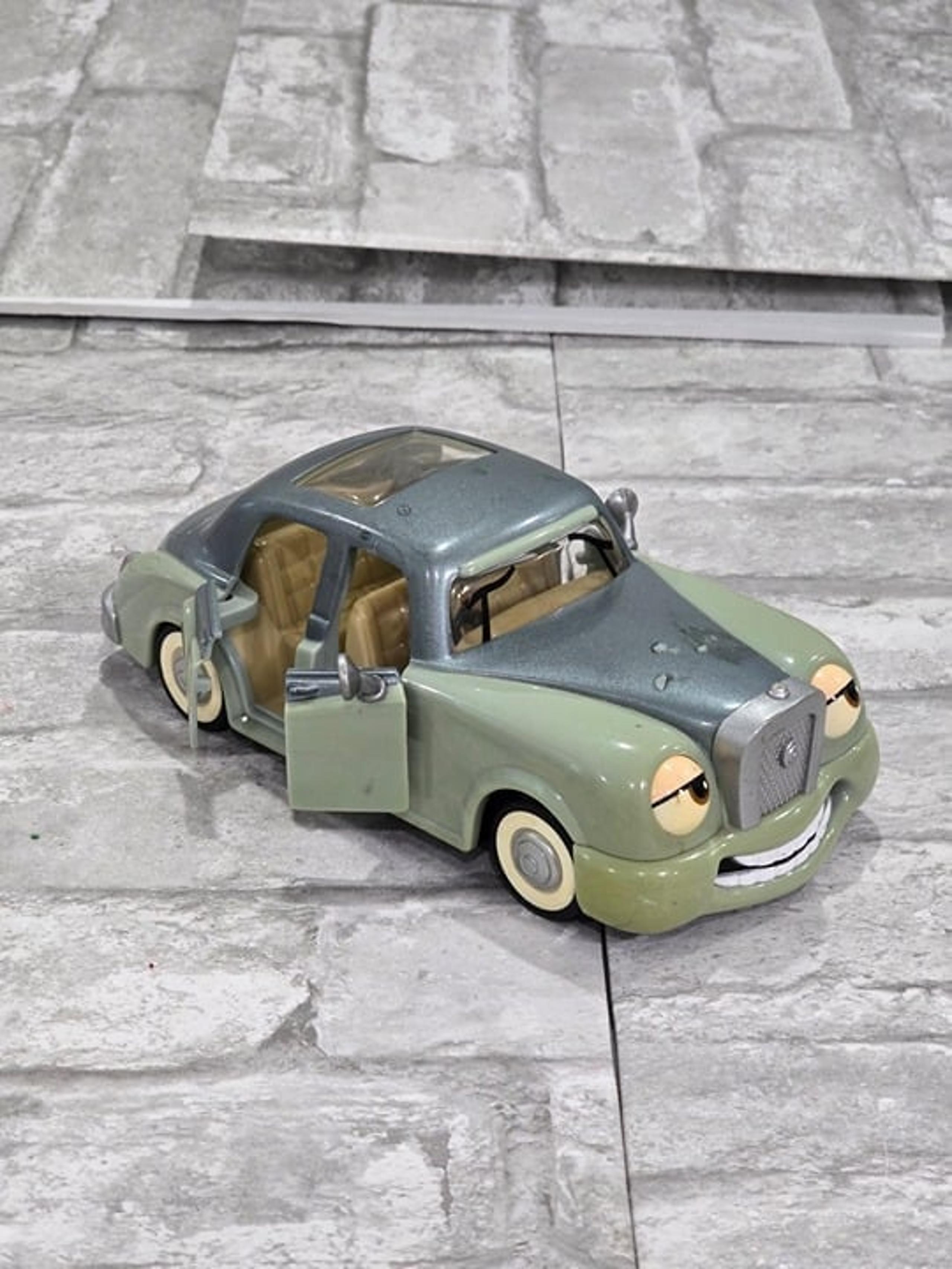 Vintage 2000 The Chevron Cars Leo Limo No. 25 Techron Toy Vehicle