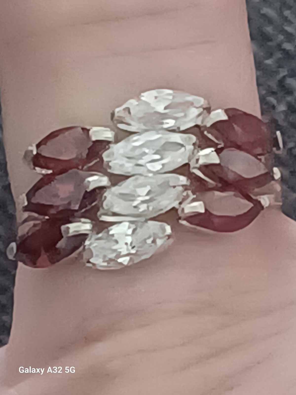 Vtg.Unique design Sterling silver cz& garnet ring- sz7