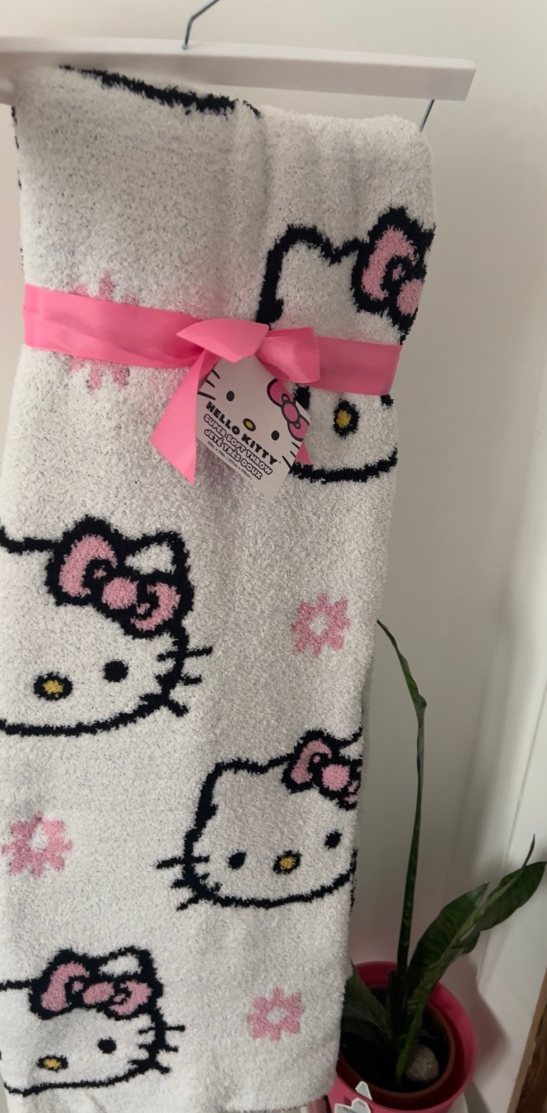 Hello Kitty Super Soft Throw