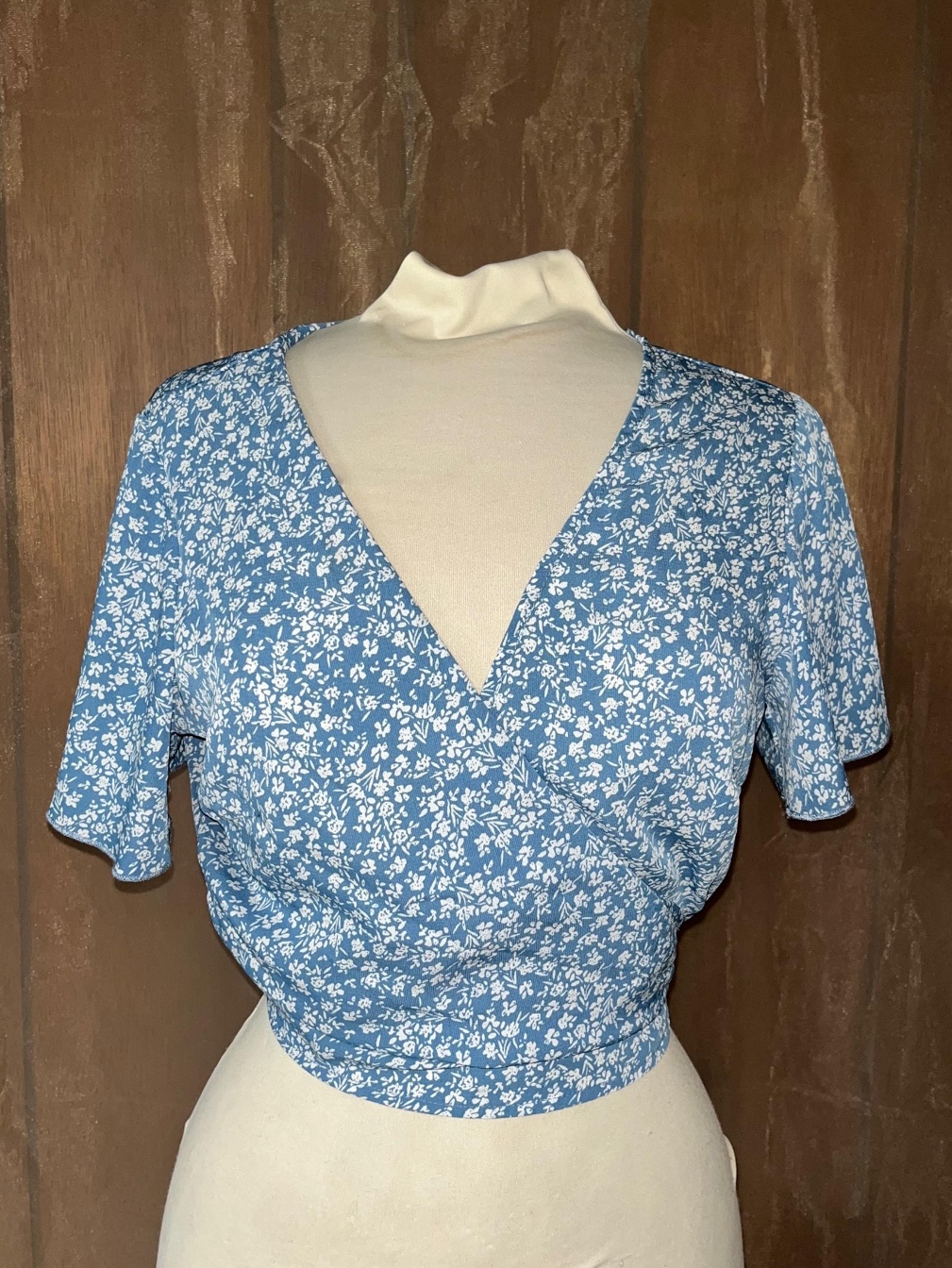 Shein Wrap Crop Top Size Medium