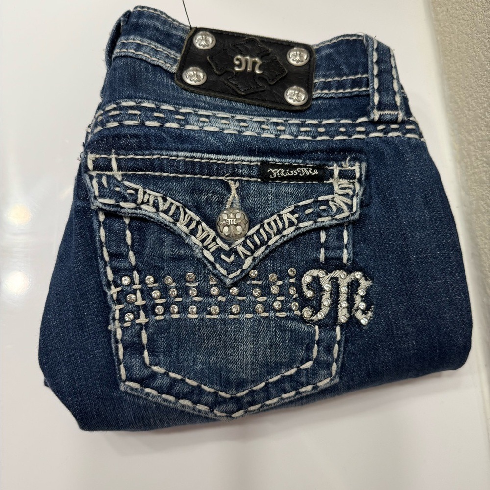 Miss Me Easy Capri Pants Women's Jeans Jeweled Low Rise Size 25