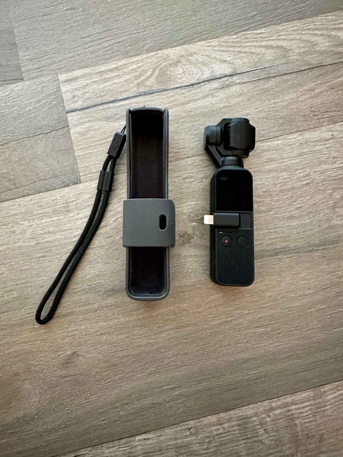 DJI Osmo Pocket - Handheld 3-Axis Gimbal Stabilizer with integrated Camera 12 MP