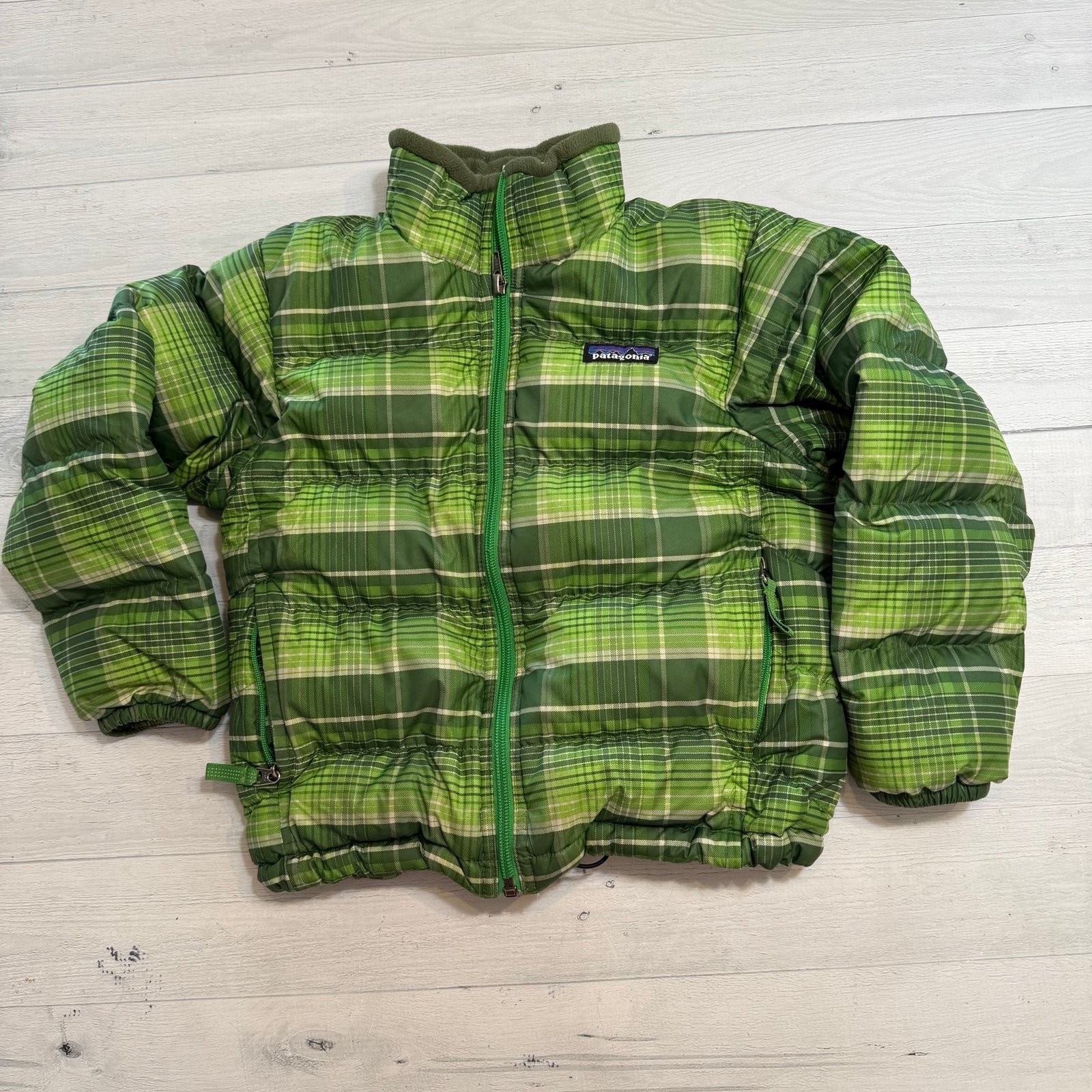 Patagonia kids green down jacket size 5/6