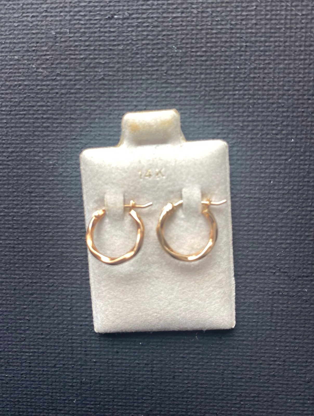 Vintage 14K Yellow Gold Small Hoop Earrings .5”*