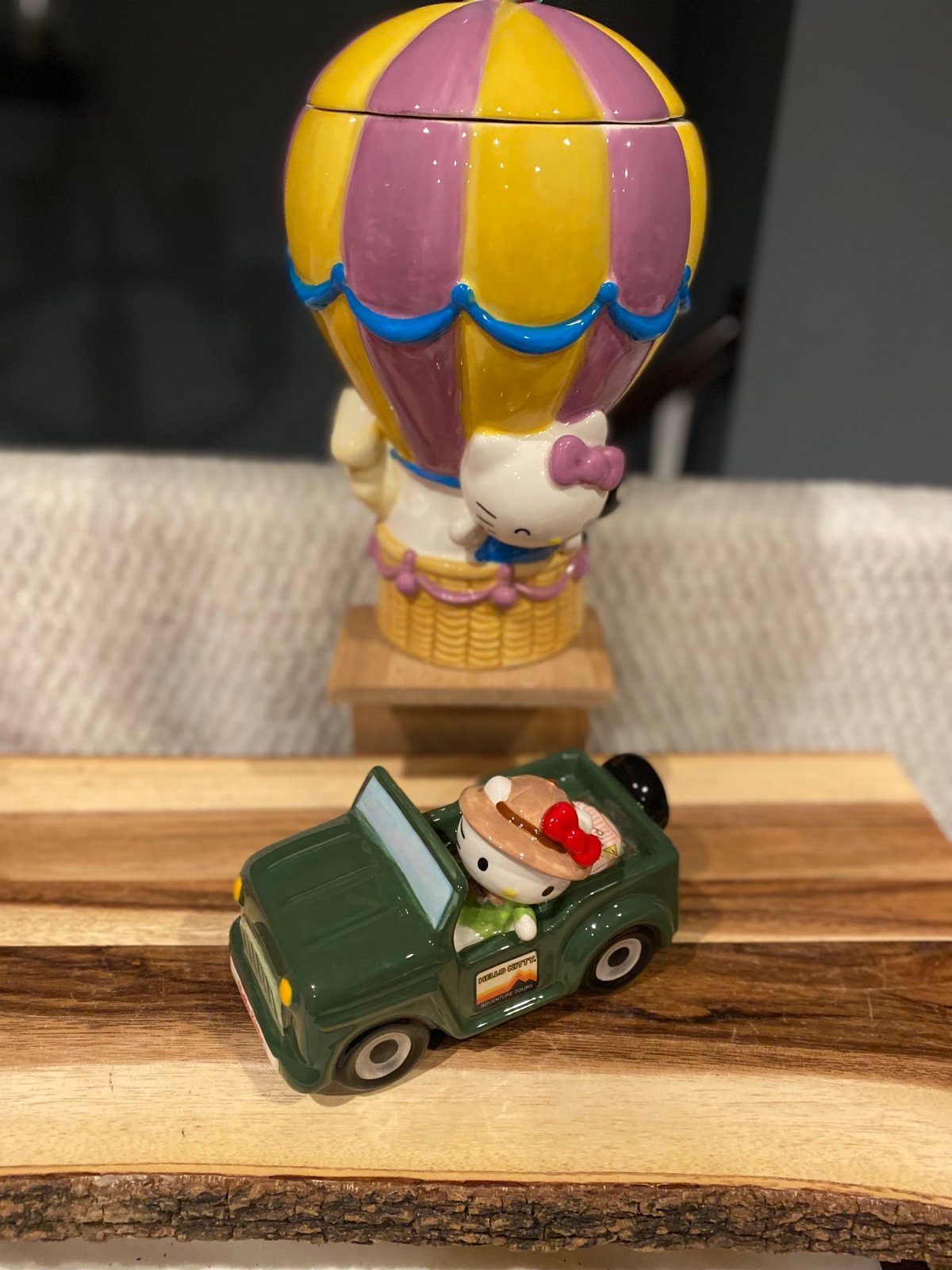 Blue Sky Hello Kitty Hot Air Balloon and Jeep