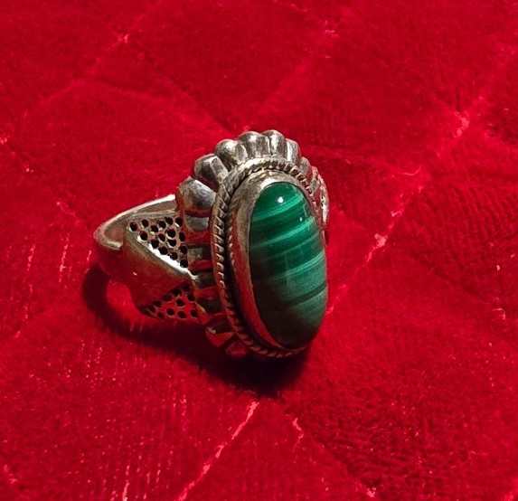 Beautiful Sterling 925 Malachite Statement Ring sz 7