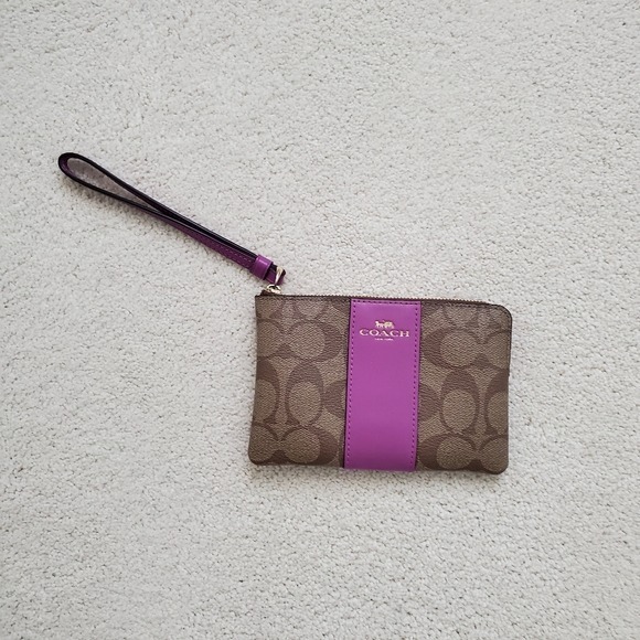 Coach Signature Corner Zip Tan and Purple Wristlet