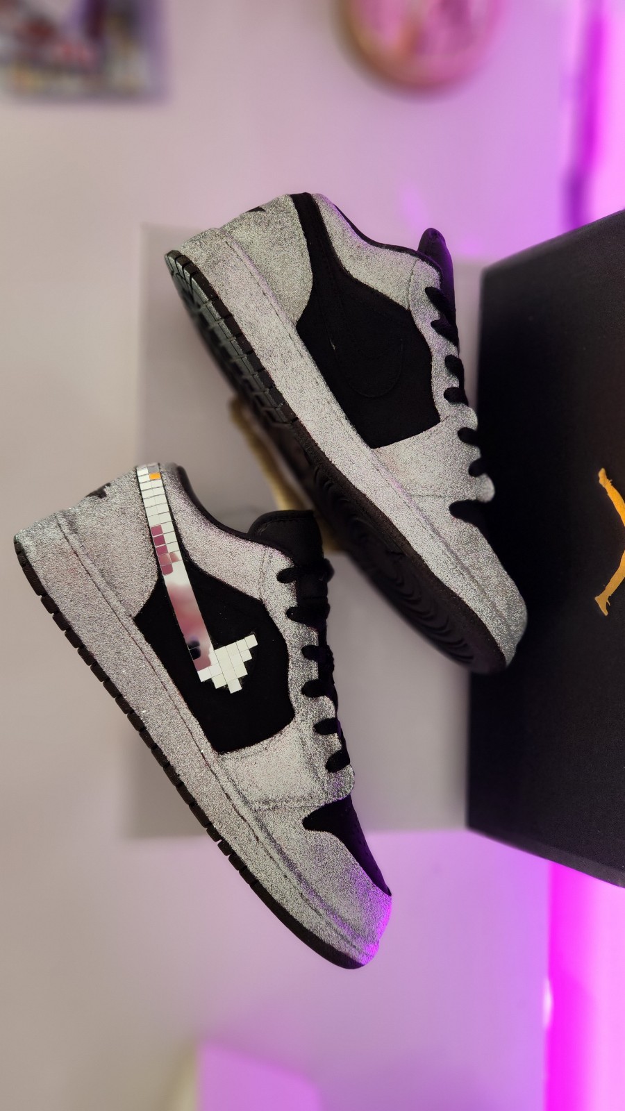 Air Jordan 1 Low Diamond Dust Vanta Black