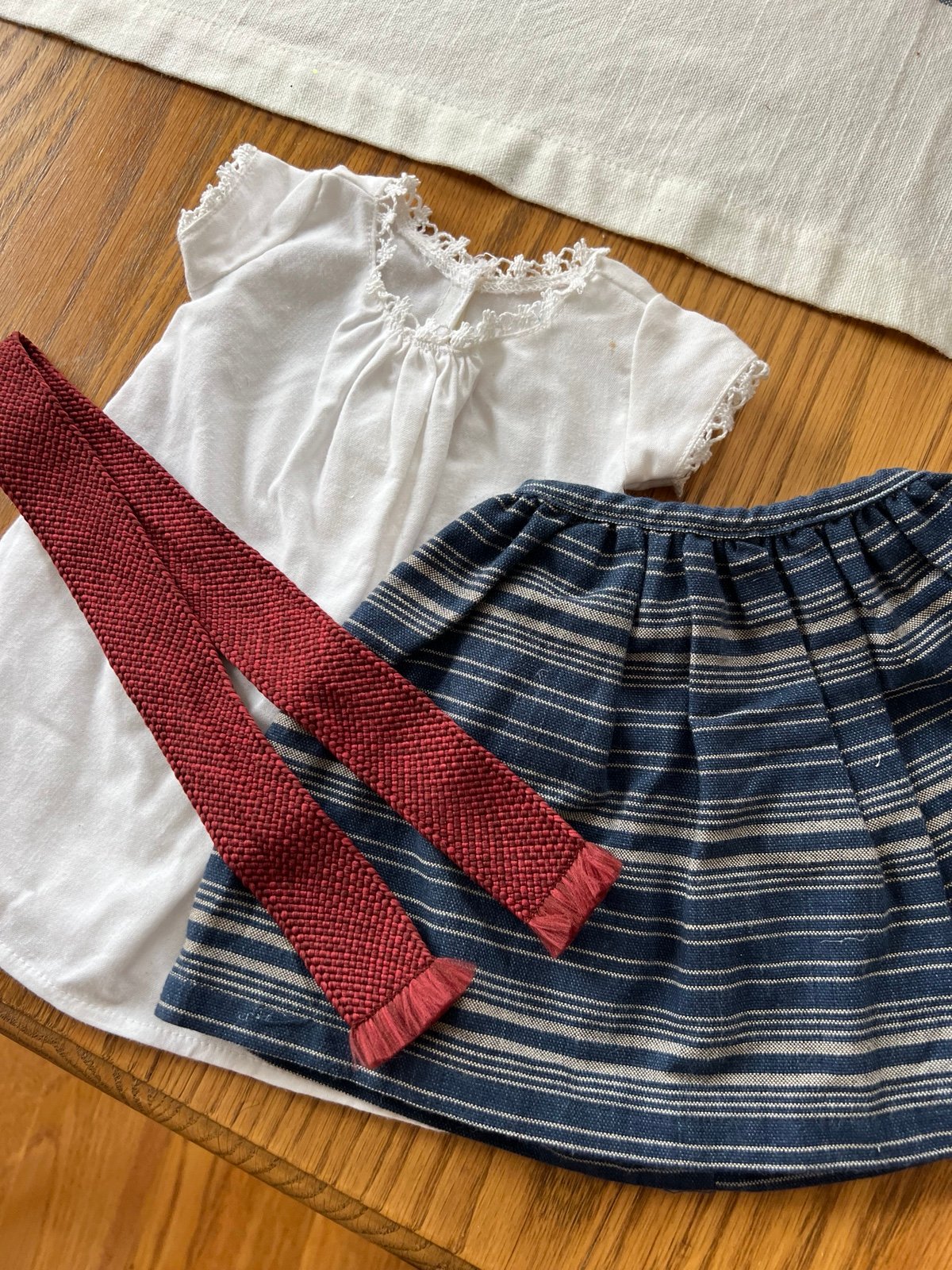 Josefina School Outfit