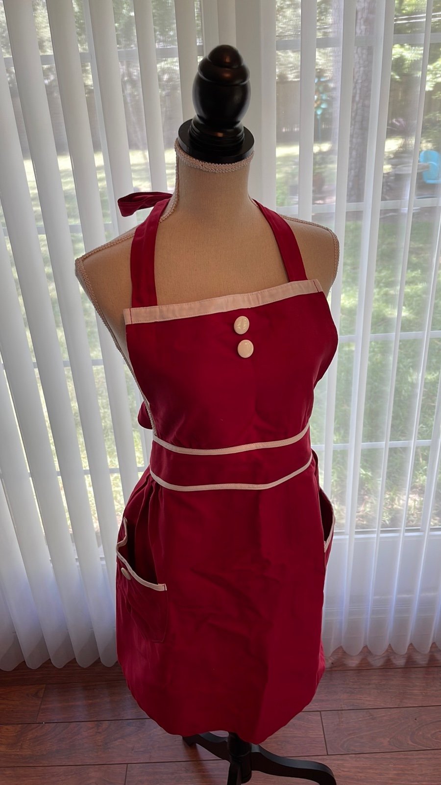 best quality Crate & Barrel Red/White Apron Home best quality Crate & Barrel Red/White Apron Home