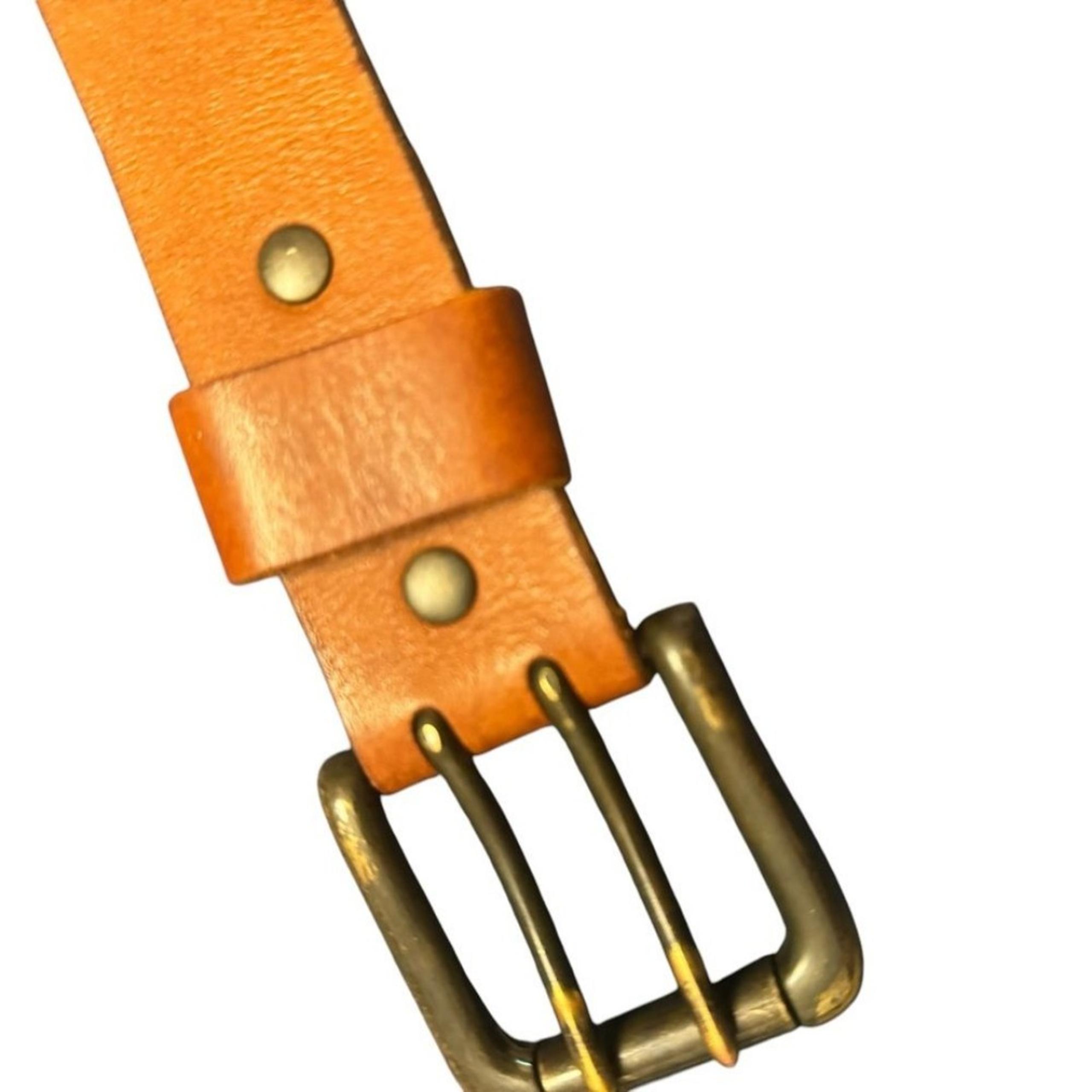 GAP Men’s Leather Belt in GUC Size 38 — Double Holes and Brass-Colored Buckle
