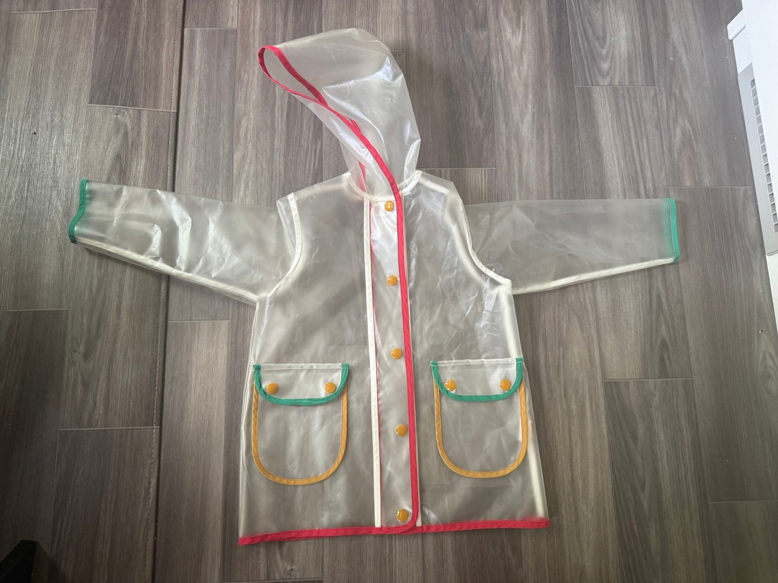 Fin & Vince Raincoat 4/5