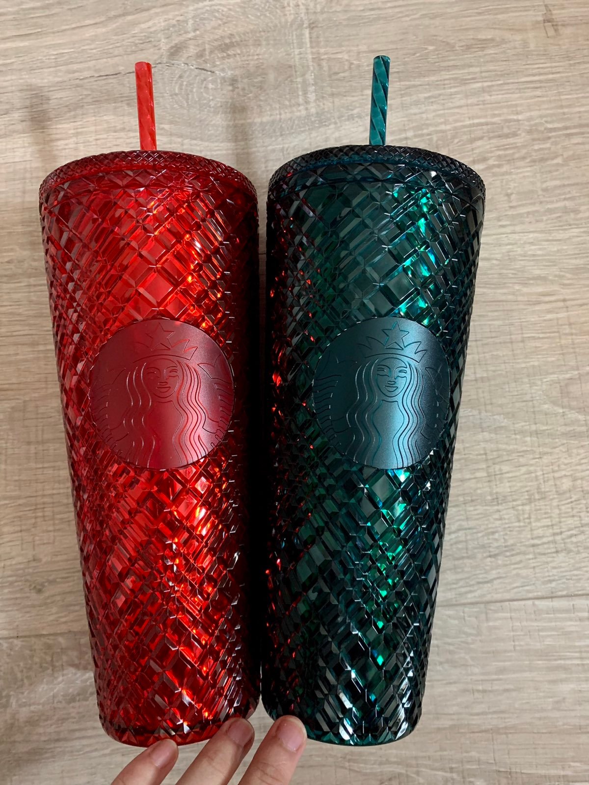 Sold Out Everywhere-2 Starbucks Venti Jeweled Christmas Set 2021