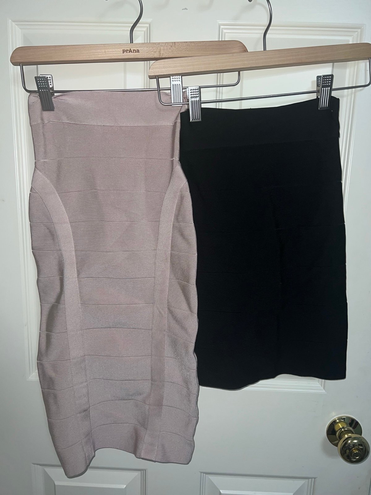 XXS BEBE BANDAGE SKIRTS can fit XS
