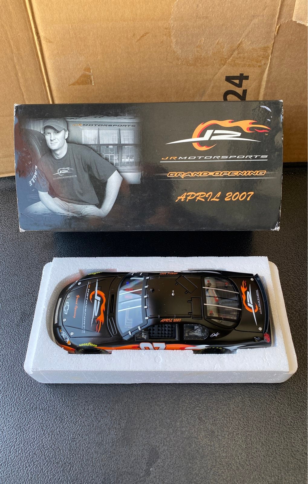 Nascar Collection Dale Earnhardt Jr Jr Motorsports Grand Opening 1.24 Scale Die