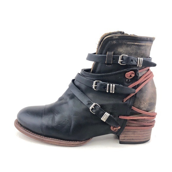 Freebird by Steven Crue Black Leather Ankle Boots 9