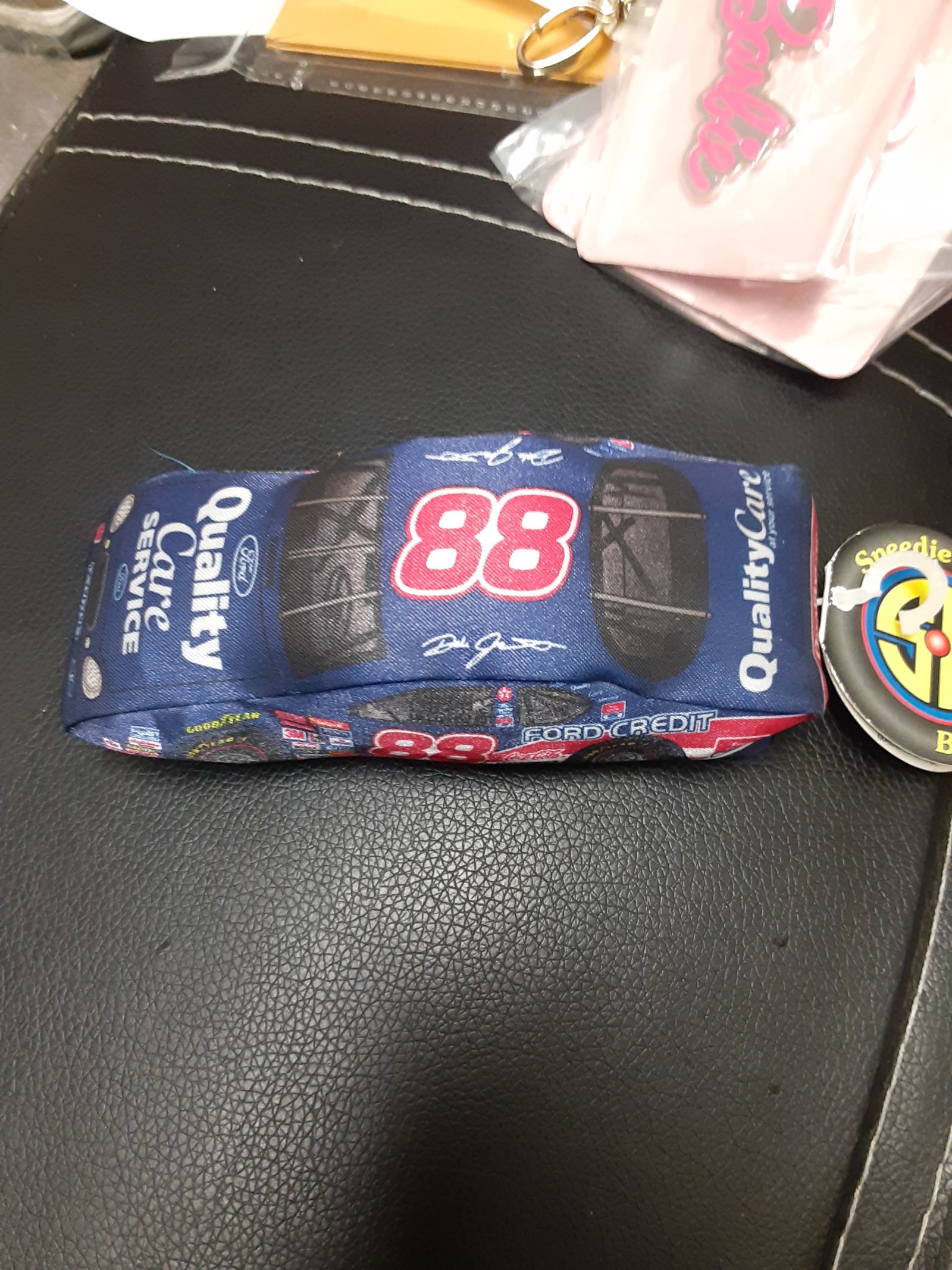 1998 NASCAR SPEEDIE BEANIE DALE JARRETT #88 QUALITY CARE CAR PLUSHIE TOY WITH TA