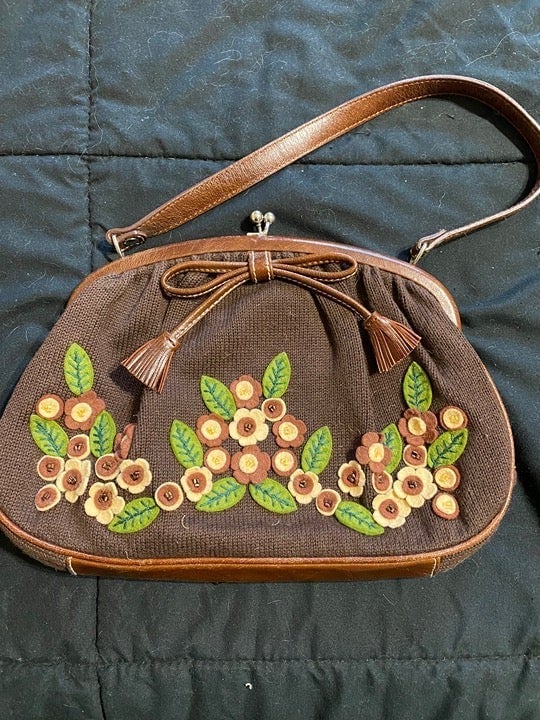 Isabella Fiore Kisslock Vintage Shoulder Bag