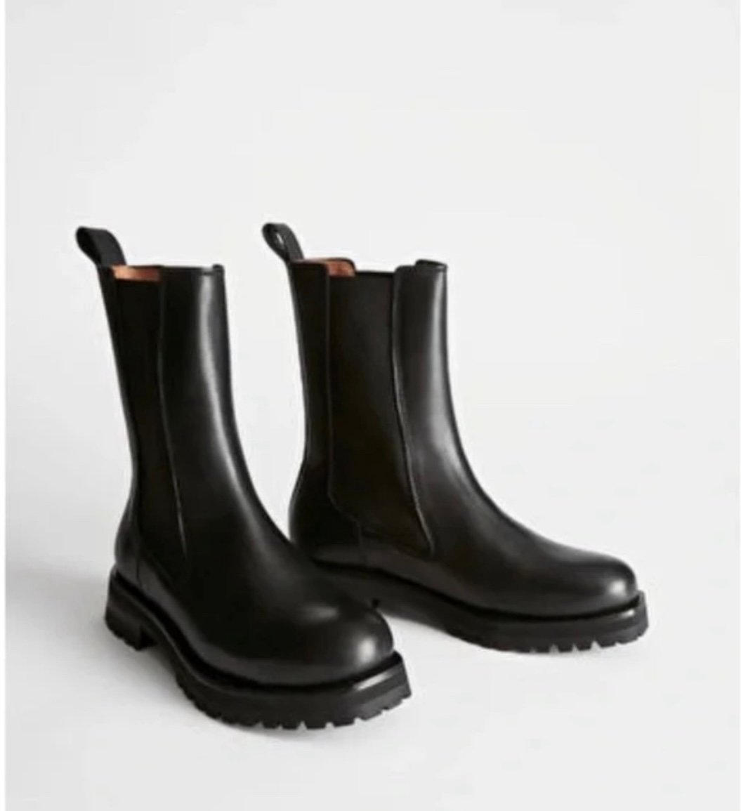 & Other Stories Chunky Chelsea Leather Boots in Black