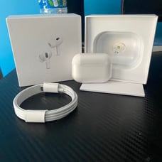Apple AirPods 2nd Generation with Charging Case