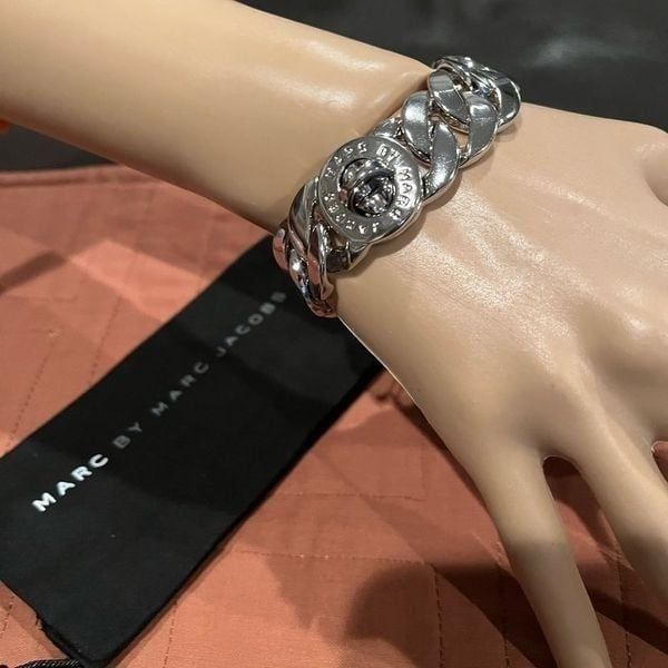 Marc Jacobs Silver Turnkey Link Bracelet