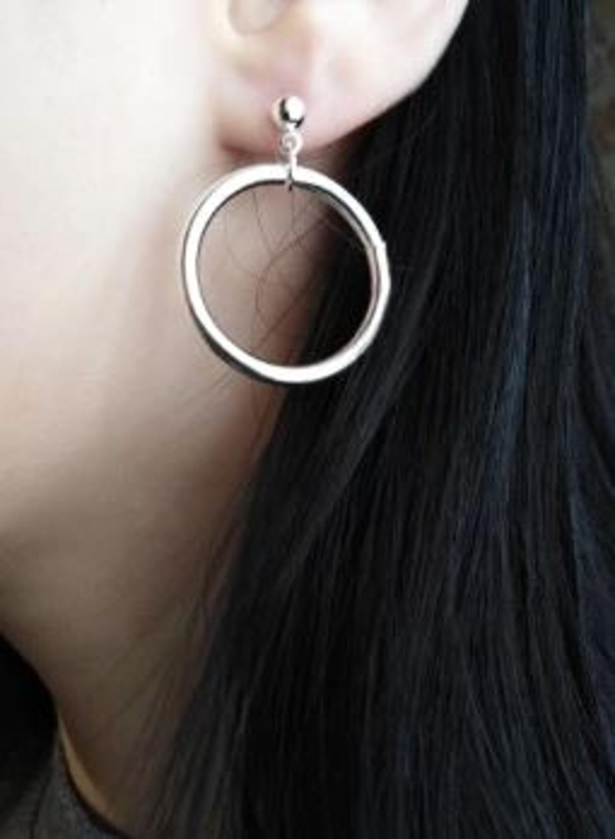 Round Earrings (Silver)