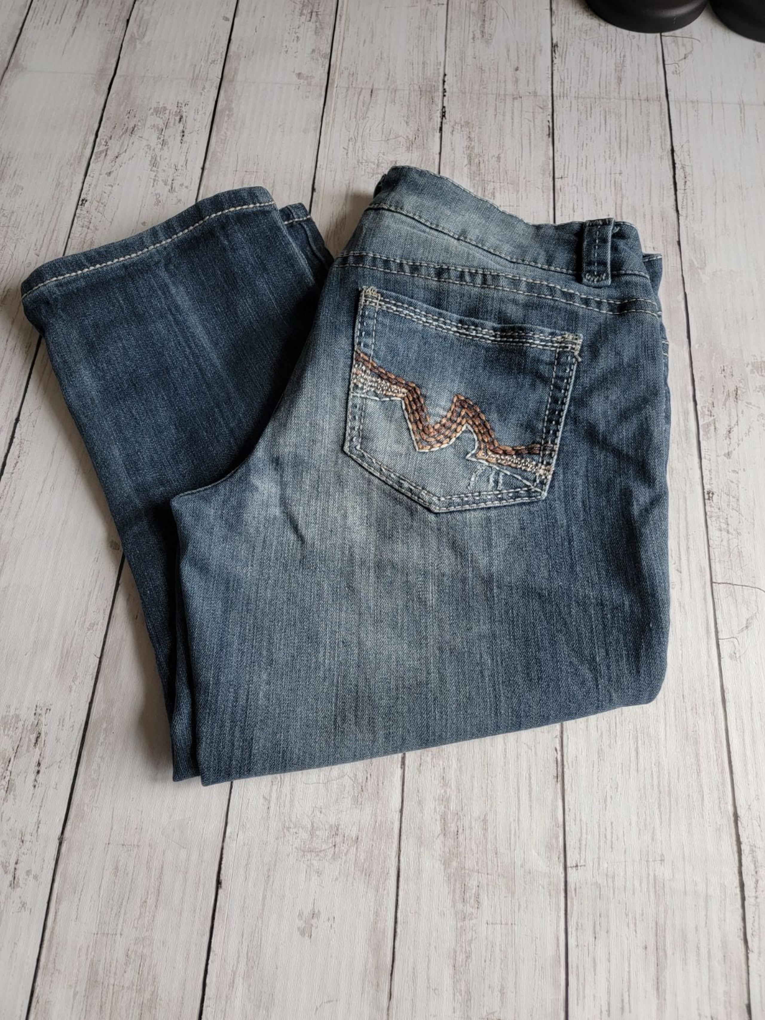 No Boundaries Cropped Jeans SZ 13