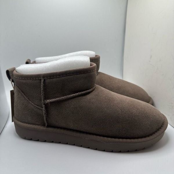 CUSHIONAIRE Women's pull on boot 10 TAUPE