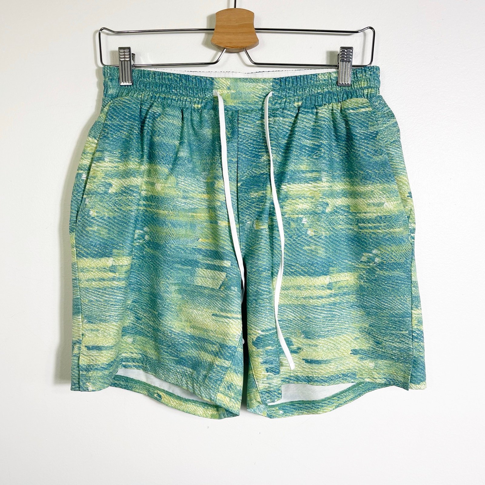 Lululemon Channel Cross Swim Short 7 Lined Blue Yellow Green Mens Large